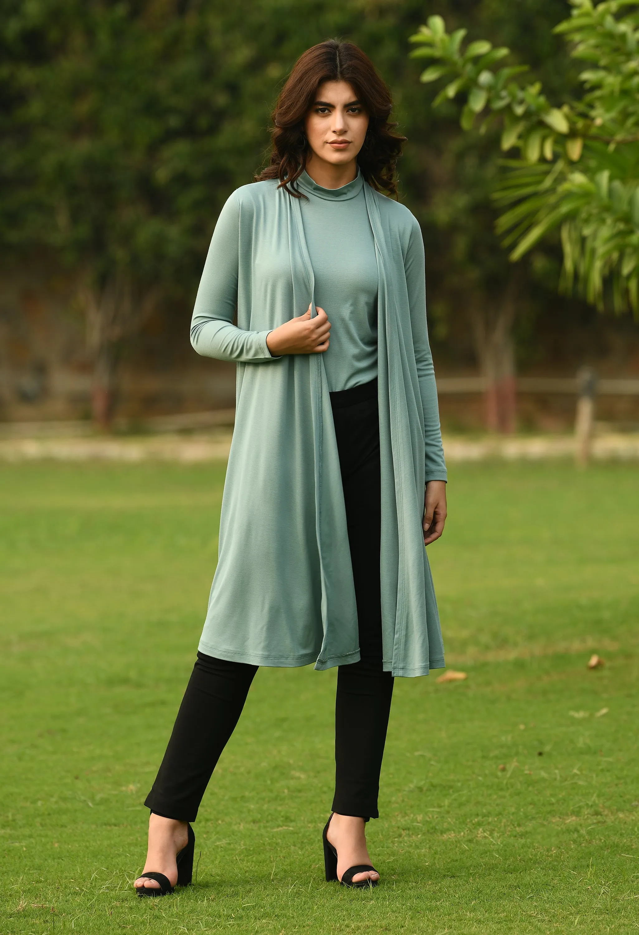 Exude Bravery Knee-length Shrug (Cyan Blue)