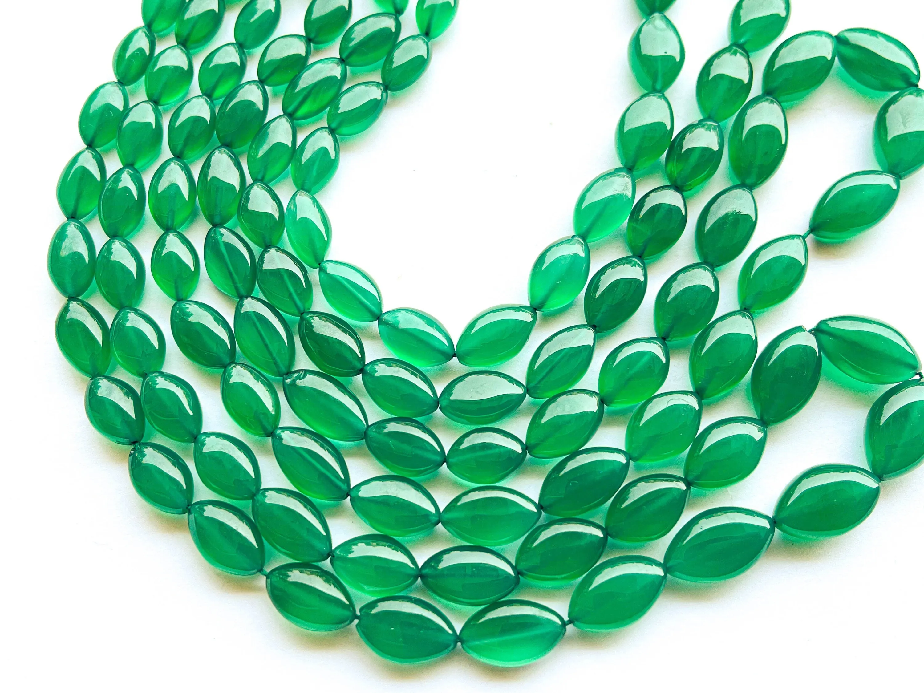 Green Onyx Marquise shape Smooth Briolette beads, 6x10mm to 9x15mm, 16 Inches String, 30 Pieces, Natural Gemstone