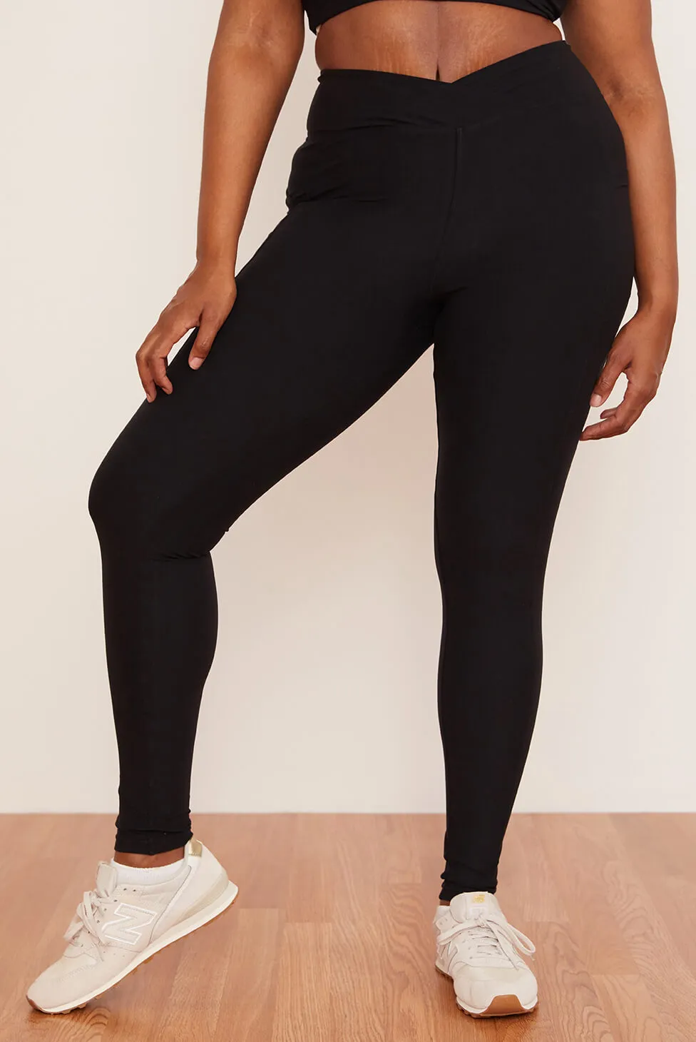 Onyx Crossover Pocket Legging