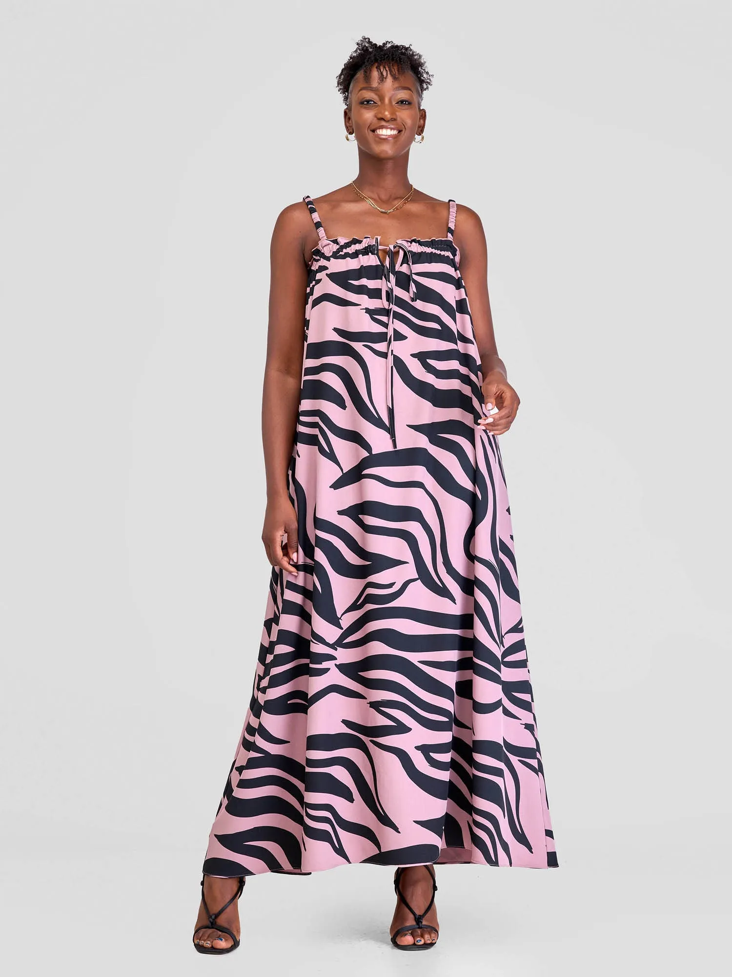 Vivo Situ Ruffle Neck Maxi Dress - Peach / Black Tiri Print