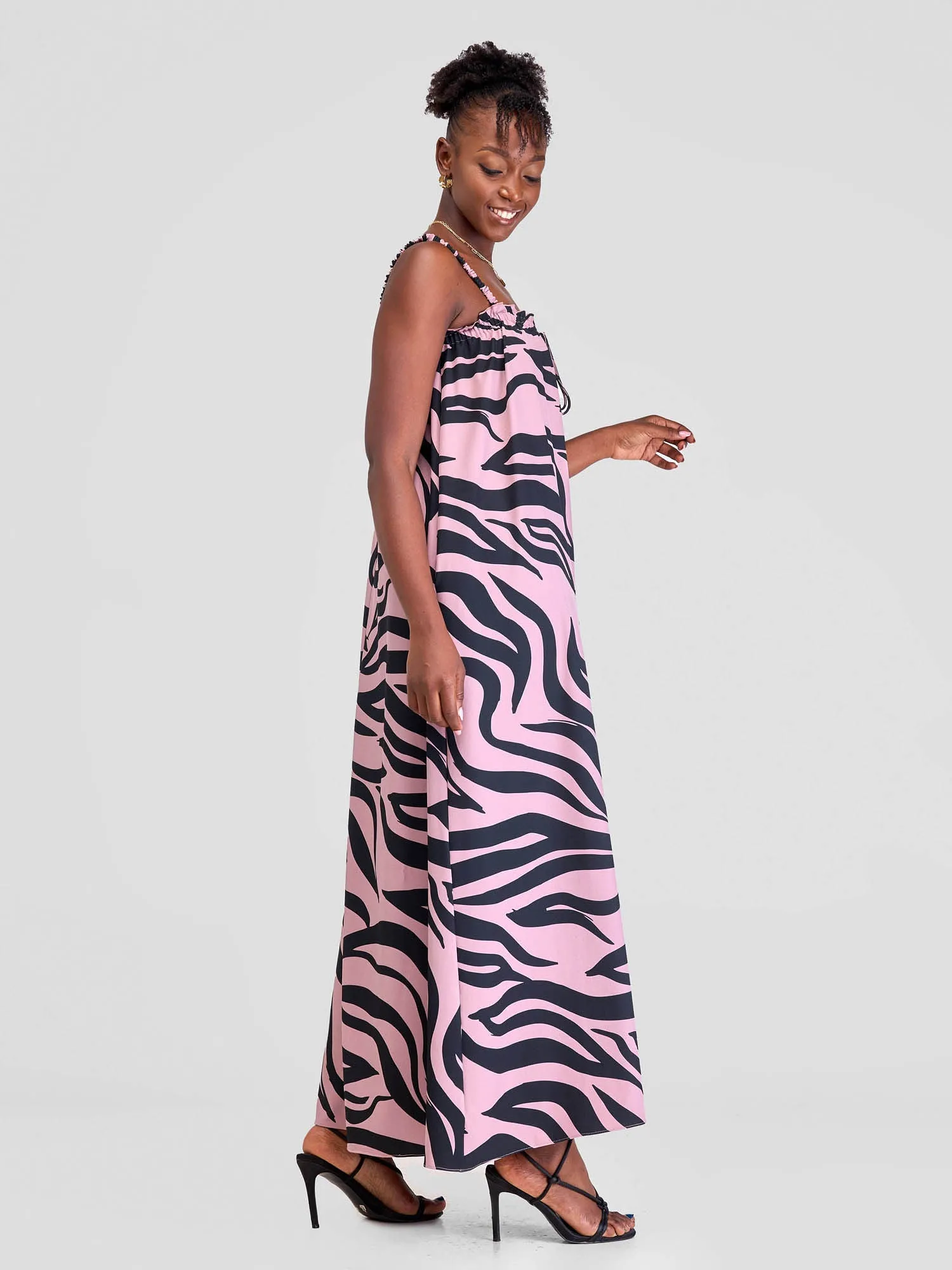 Vivo Situ Ruffle Neck Maxi Dress - Peach / Black Tiri Print